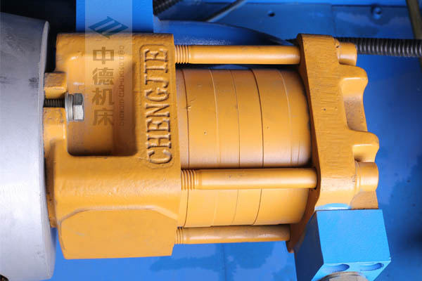 ZDPK-4015采用國(guó)內(nèi)一流品牌電機(jī)及油泵，動(dòng)力強(qiáng)勁，噪音低.jpg